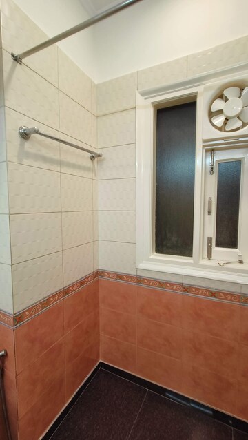 Room in 3 BHK Apartment at Florence Nightingale Lane, Green Park – for Rent