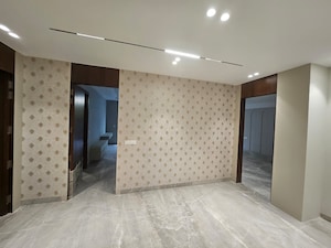 Room in 5 BHK Builder Floor at Sushant Lok 3, Sector 57 – for Sale