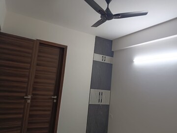 Room in 3.5 BHK Apartment at Smart World Gems, Sector 89 – for Rent