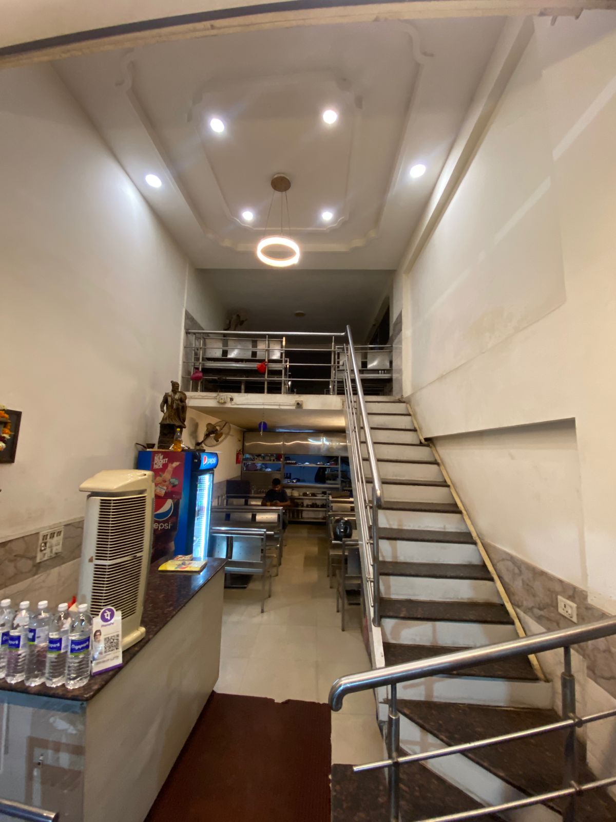 Showroom For Rent in Old Highway Buiding