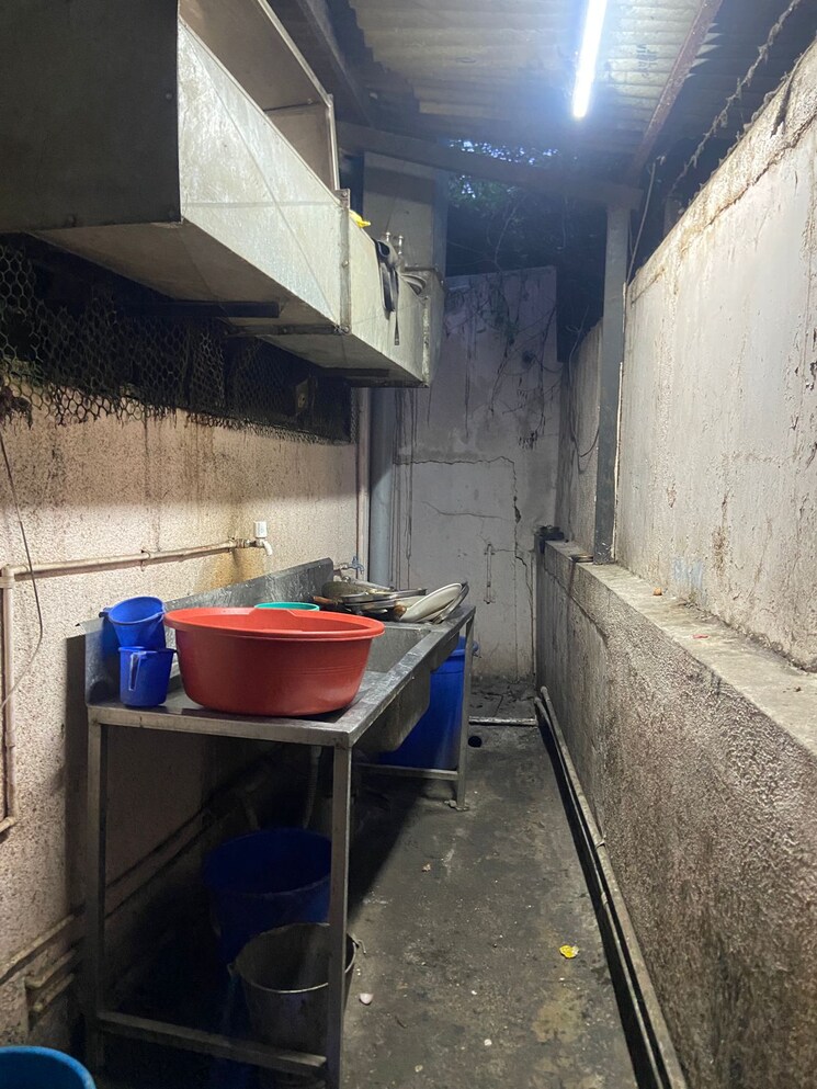 Team Area, khadki Commercial Showroom 800 Sq.Ft. In Khadki Pune 8856622