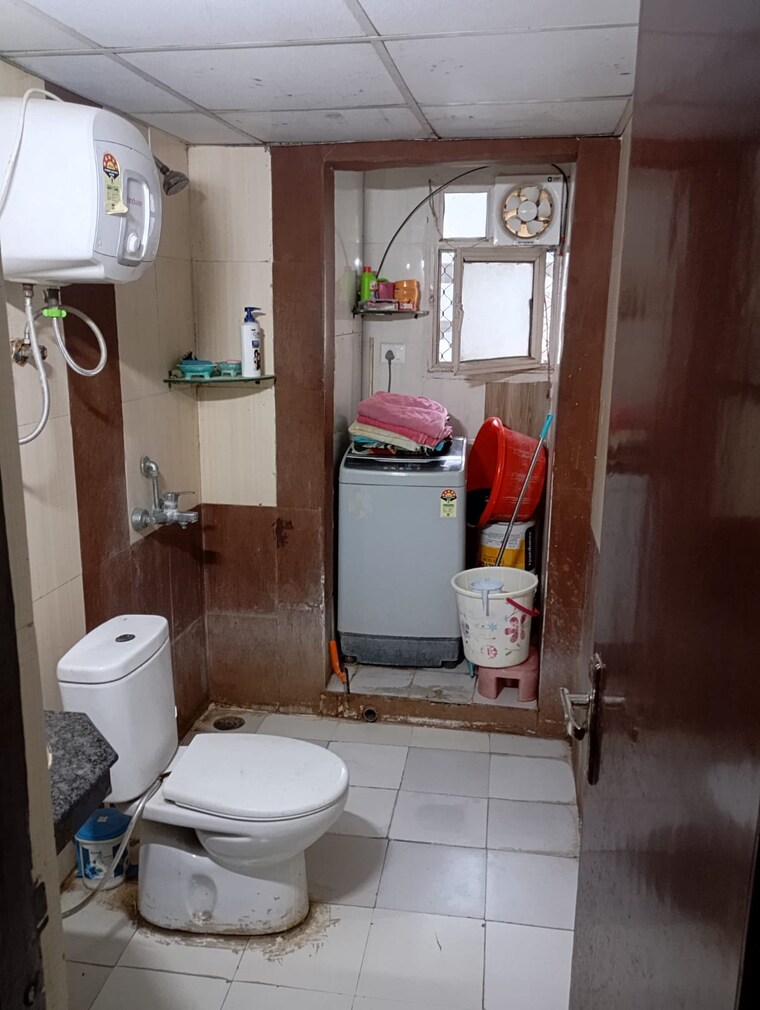 Bathroom, nimbus-the-hyde-park 2 Bedroom 915 Sq.Ft. Apartment In Sector 78 Noida 8856674