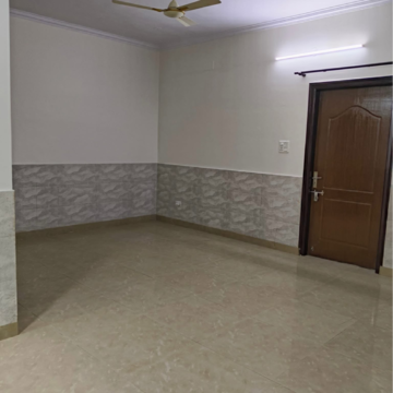 Room in 2 BHK Builder Floor at Ansal Plaza Sector-23, Carterpuri Village – for Rent
