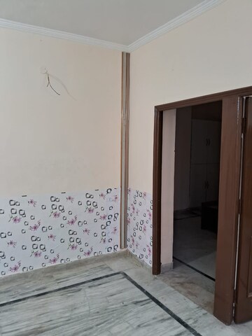 Room in 3 BHK Independent House at Hindon Vihar, Sector 49 – for Rent