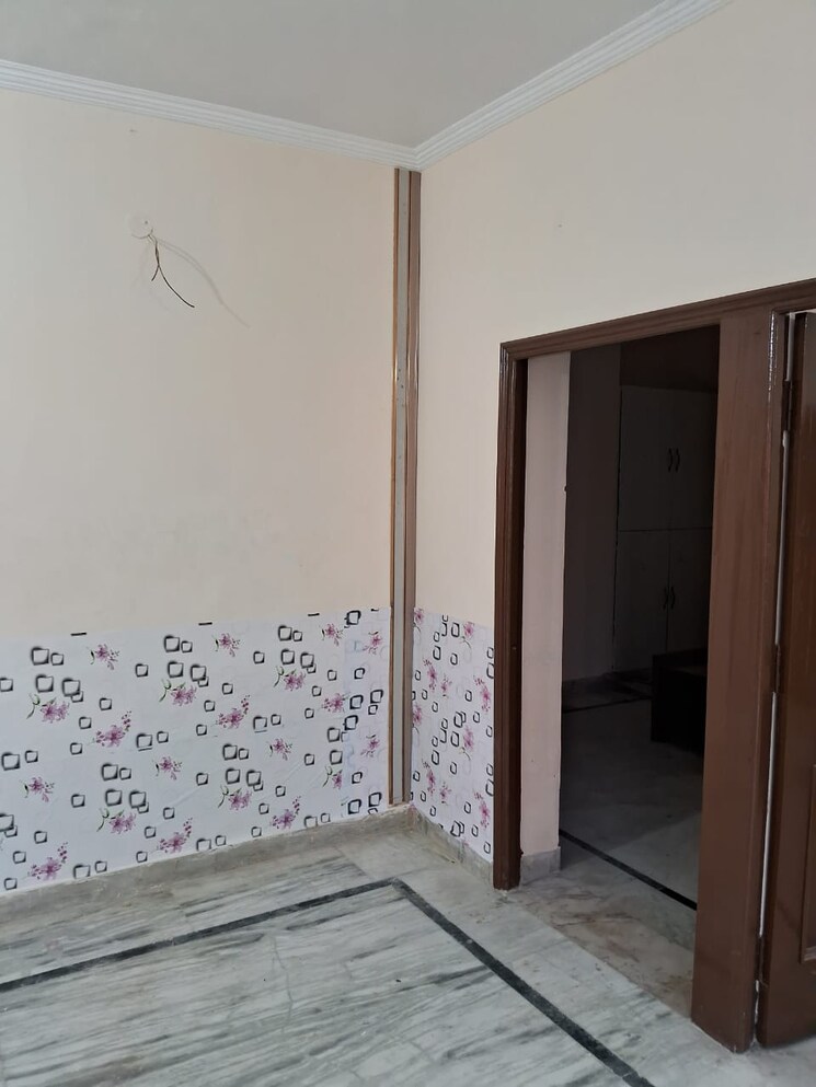 Room, hindon-vihar 3 Bedroom 1350 Sq.Ft. Independent House In Sector 49 Noida 8856885
