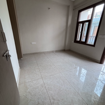 Room in 1.5 BHK Builder Floor at Dharampal Apartments, Dharam Colony – for Rent