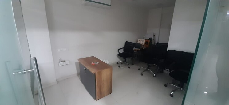 Team Area, iscon-emporio Commercial Office Space 940 Sq.Ft. In Jodhpur Ahmedabad 8856877