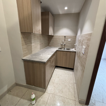 Bathroom in 2 BHK Builder Floor at Ansal Plaza Gurgaon, Carterpuri Village – for Rent