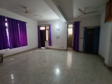 2 BHK Apartment For Rent in Kidwaipuri