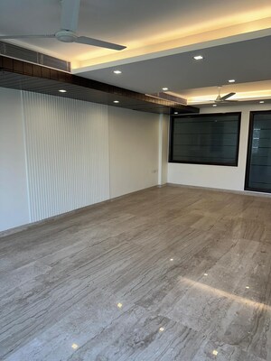 Room in 5 BHK Independent House at New Friends Colony – for Sale