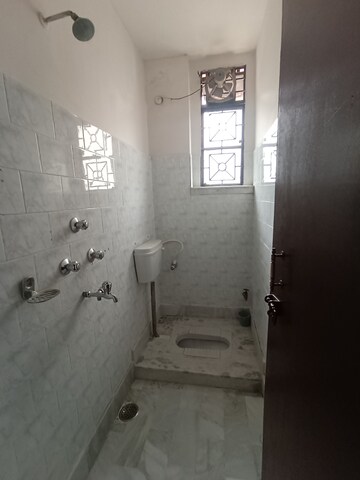 Bathroom in 2 BHK Apartment at Kidwaipuri – for Rent