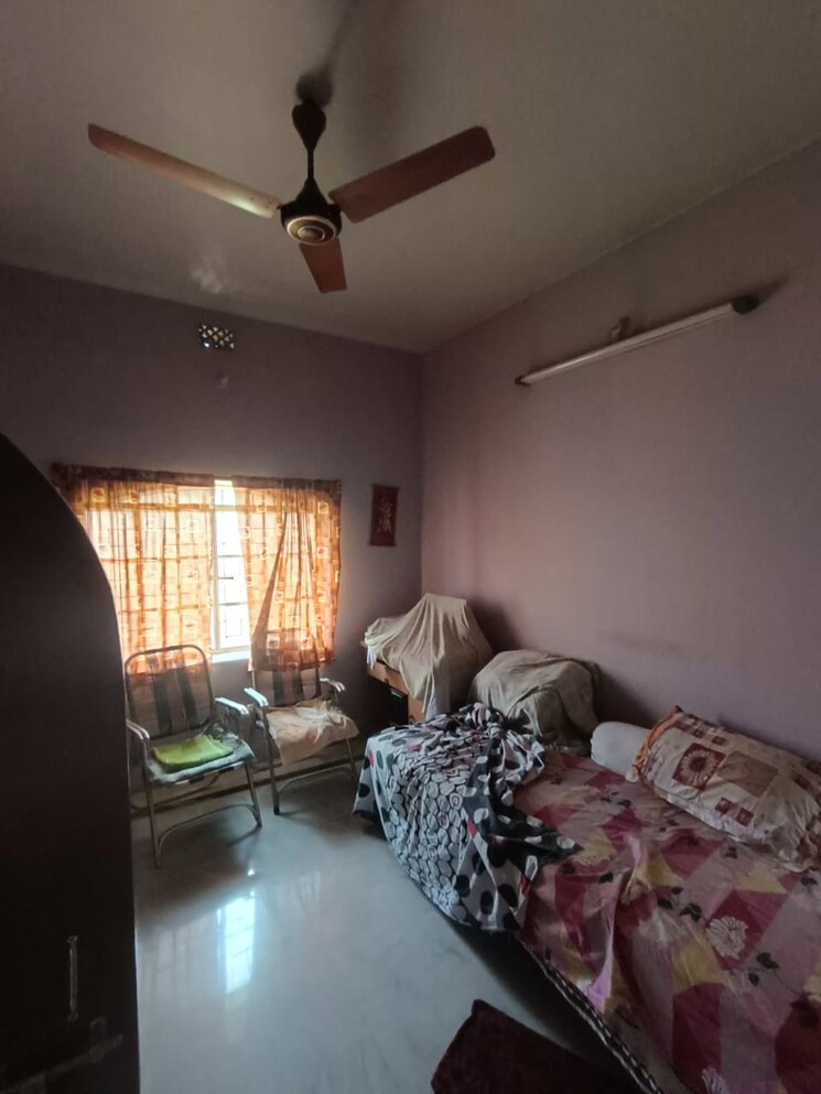 Living Room, lake market 3 Bedroom 1500 Sq.Ft. Builder Floor In Lake Market Kolkata 8857010