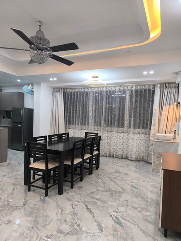 Living Room in 4 BHK Apartment at Fraser Road Area – for Rent