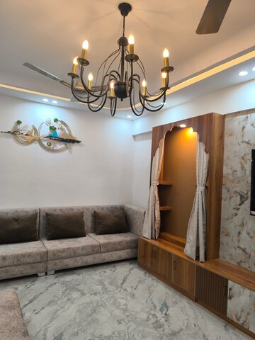Living Room in 4 BHK Apartment at Fraser Road Area – for Rent