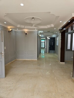 Room in 4 BHK Builder Floor at New Friends Colony – for Sale