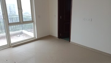 Room in 3 BHK Apartment at Omaxe Waterscapes, Gomti Nagar – for Rent