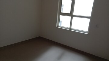 Room in 3 BHK Apartment at Omaxe Waterscapes, Gomti Nagar – for Rent