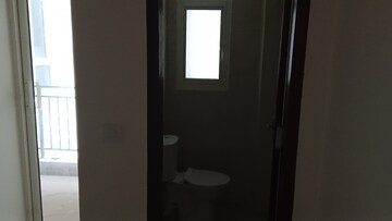 Bathroom in 3 BHK Apartment at Omaxe Waterscapes, Gomti Nagar – for Rent