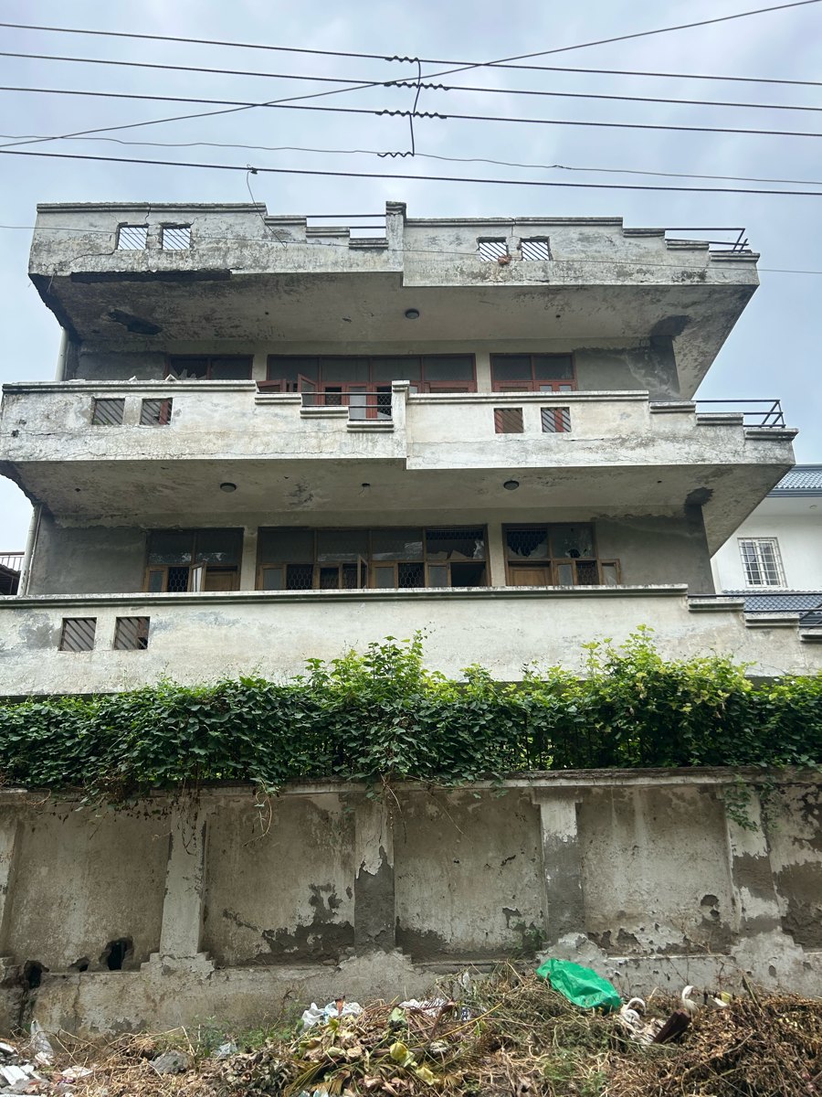 Plot For Sale in Ansal Plaza Sector-23