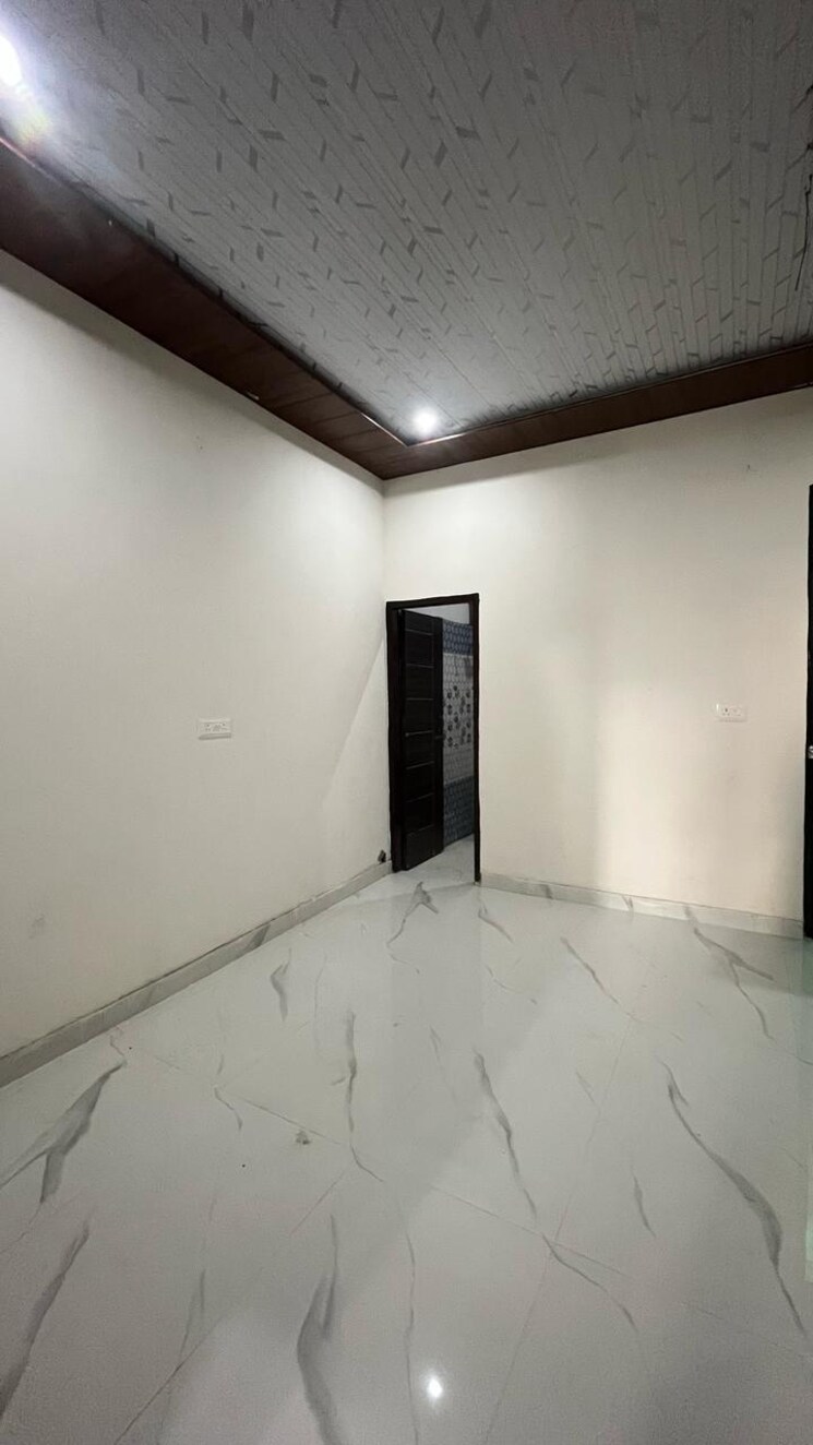 Room, sector 127 2 Bedroom 900 Sq.Ft. Independent House In Sector 127 Mohali 8857592
