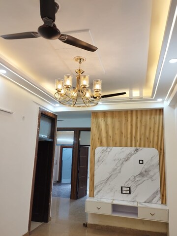 Furnished Amenities in 1.5 BHK Apartment at Prateek Grand City, Siddharth Vihar – for Rent