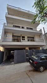 3 BHK + Pooja Room,Servant Room 200 Sq.Ft. Builder Floor in Green Fields Colony