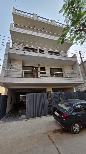 3 BHK Builder Floor For Sale in Green Fields Colony