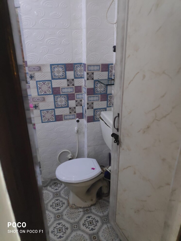 Bathroom, prateek-grand-city 3 Bedroom 1585 Sq.Ft. Apartment In Siddharth Vihar Ghaziabad 8857896