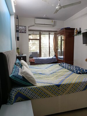 Bedroom in 2 BHK Apartment at Vaikunth CHS, Chembur – for Sale