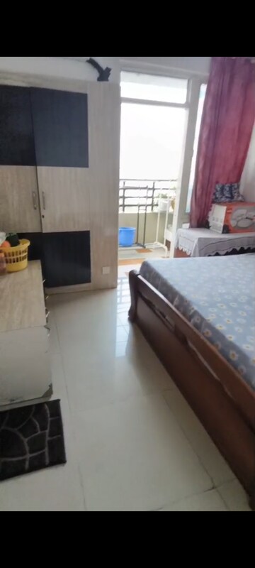 Room in 3.5 BHK Apartment at Stellar Jeevan, Sector 1 Greater Noida – for Sale