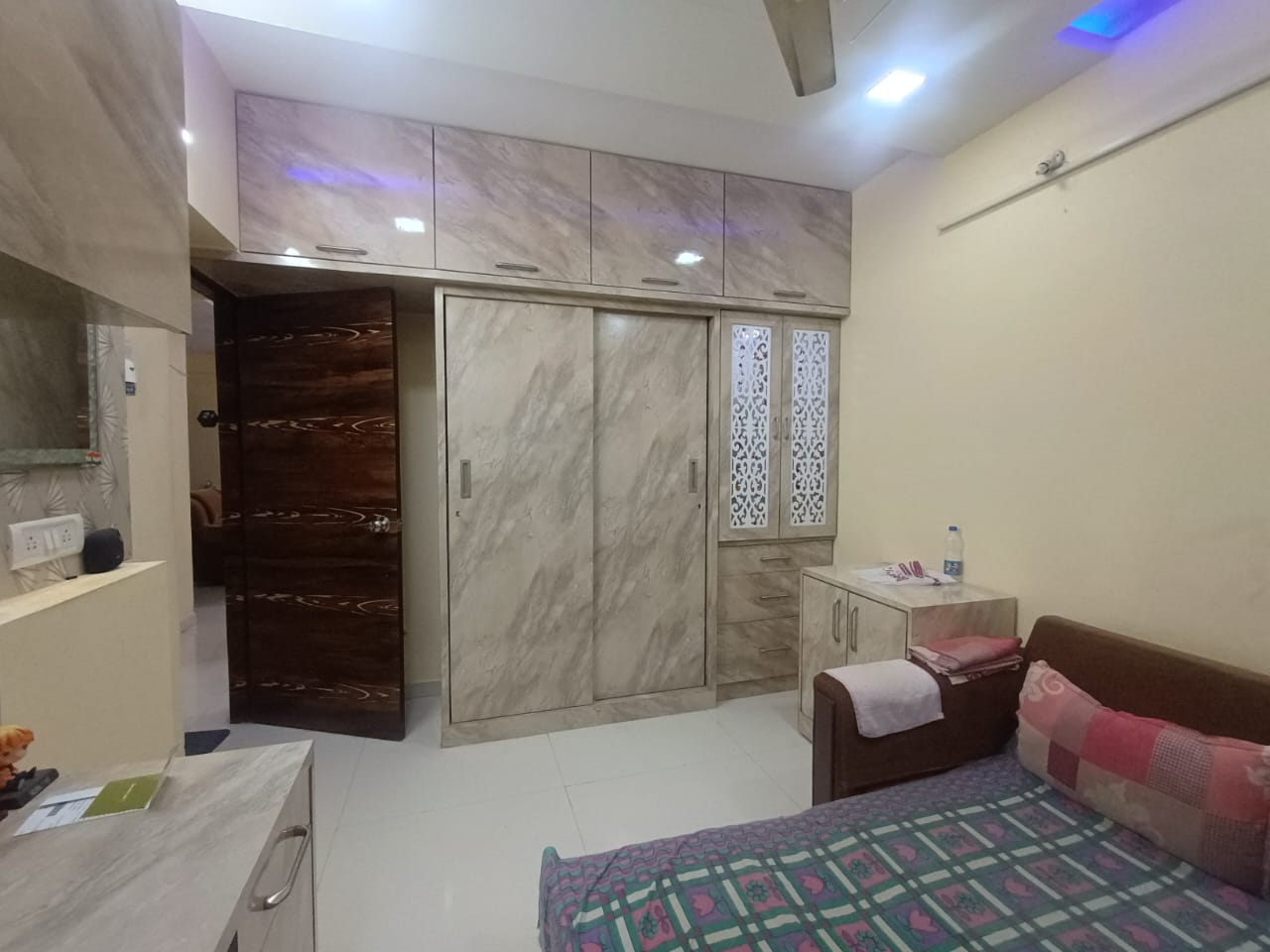 2 BHK + Servant Room Apartment For Rent in RNA Continental