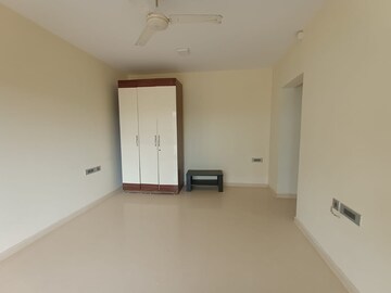 Room in 2 BHK Apartment at Shree Mangesh, Chembur – for Rent