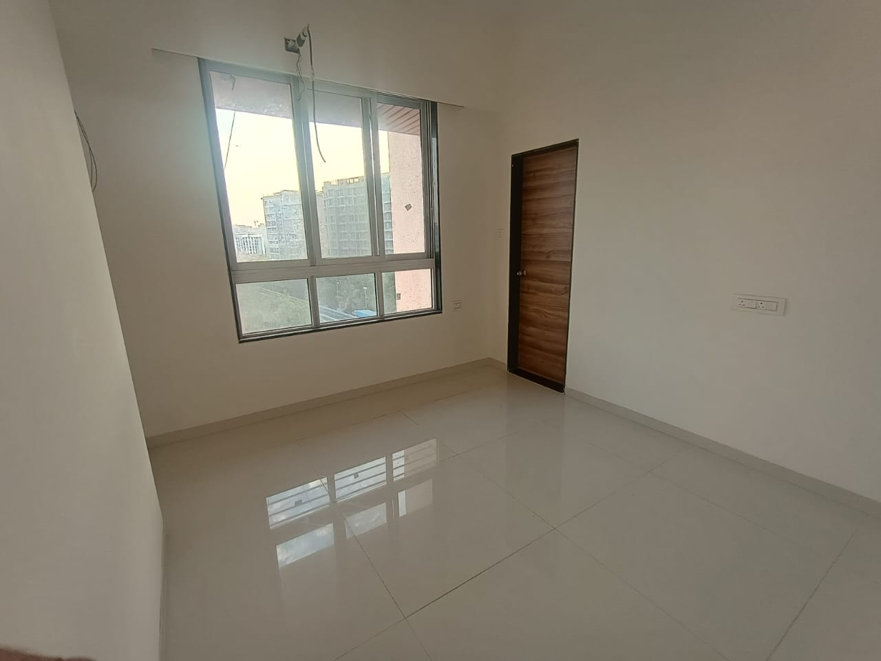 1 BHK + Servant Room Apartment For Rent in Sima Building