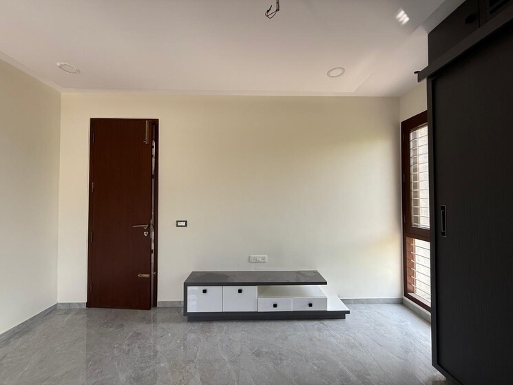 Room, jp nagar phase 8 4 Bedroom 3500 Sq.Ft. Independent House In Jp Nagar Phase 8 Bangalore 8857959