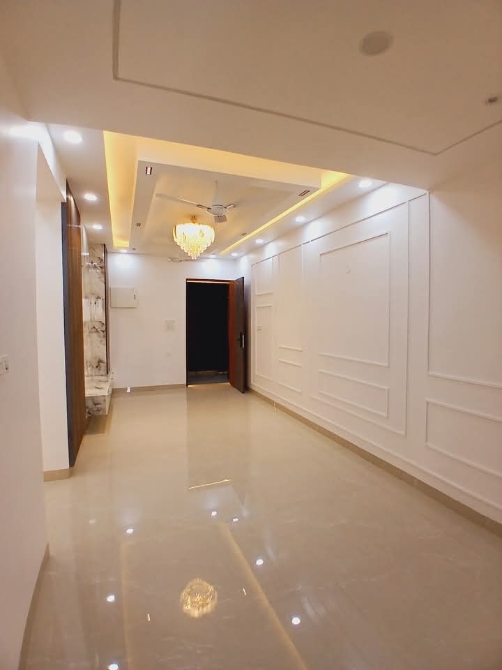 4 BHK + Pooja Room,Study Room Builder Floor For Sale in Ultra Luxury Apartment 