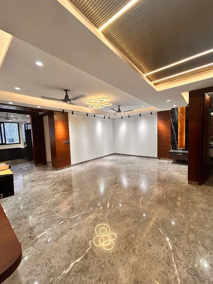 3 BHK + Pooja Room,Study Room Builder Floor For Sale in Ultra Luxury Apartment 