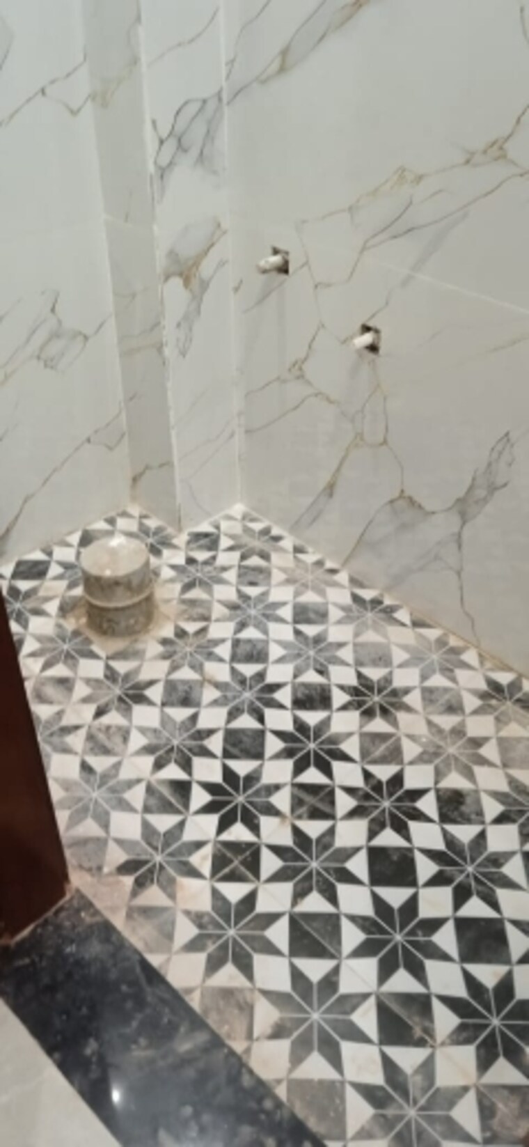 Bathroom, igi airport area 2 Bedroom 700 Sq.Ft. Apartment In Igi Airport Area Delhi 8857967