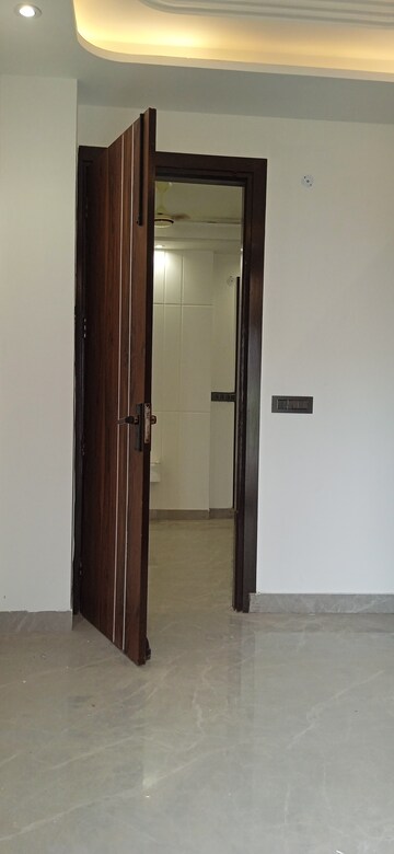 Building Lobby in 2 BHK Builder Floor at Igi Airport Area – for Sale