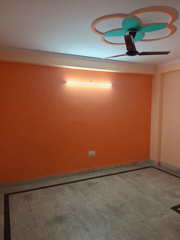 Room in 2.5 BHK Builder Floor at Mayur Vihar – for Rent