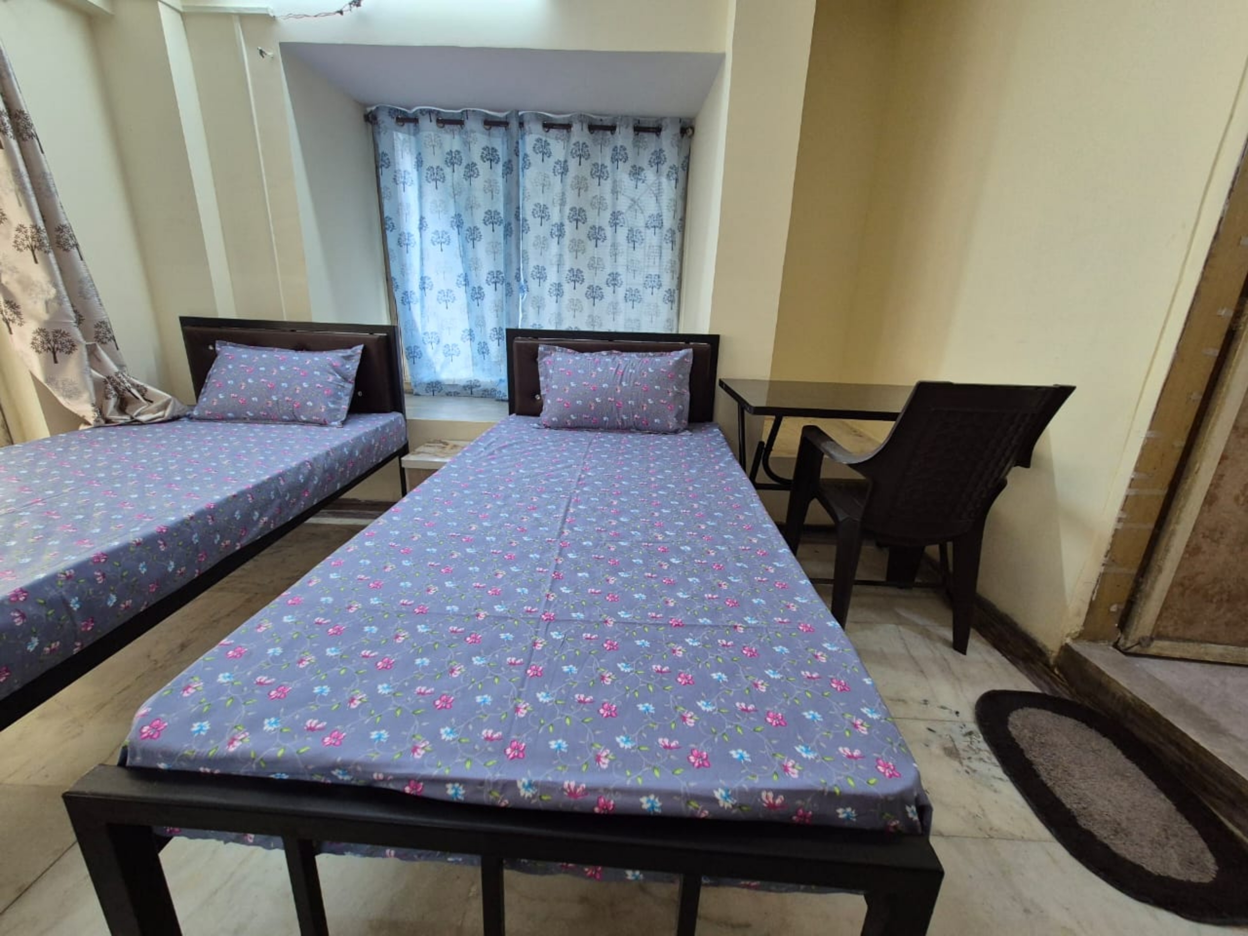Pg For Rent in Ghar Apna 