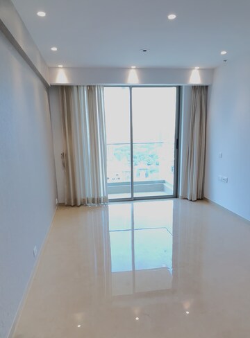 Room in 2 BHK Apartment at Hiranandani Highland, Powai – for Rent