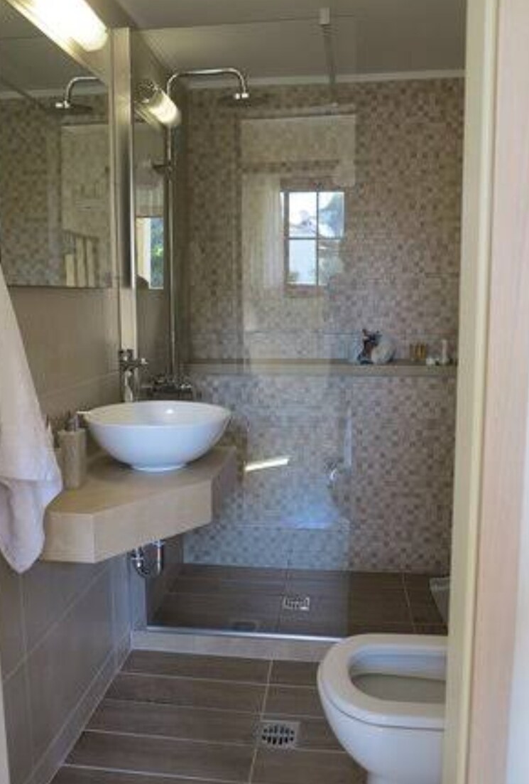 Bathroom, saket 3 Bedroom 1400 Sq.Ft. Builder Floor In Saket Delhi 8858006