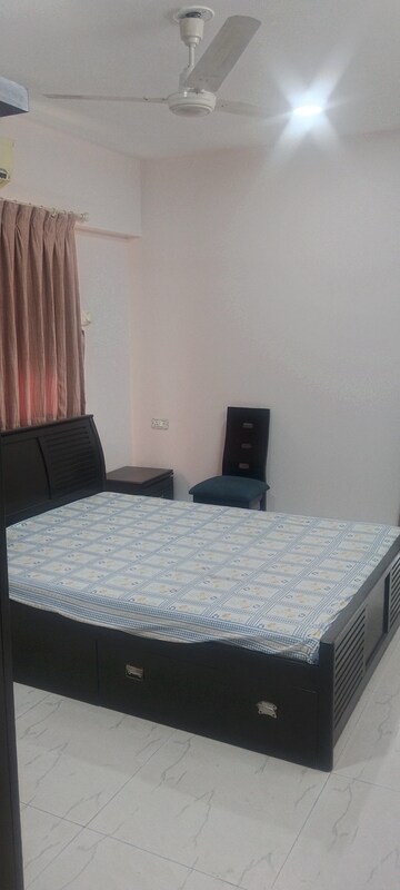 2 BHK Apartment For Rent in Lokhandwala Harmony, Worli