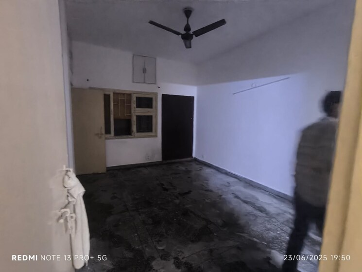 Room, freedom fighters enclave 2 Bedroom 900 Sq.Ft. Builder Floor In Freedom Fighters Enclave Delhi 8858022