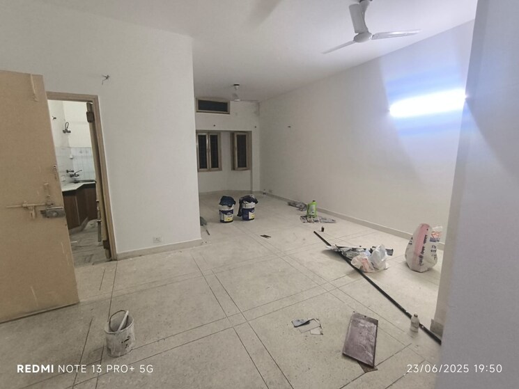 Room, freedom fighters enclave 2 Bedroom 900 Sq.Ft. Builder Floor In Freedom Fighters Enclave Delhi 8858022