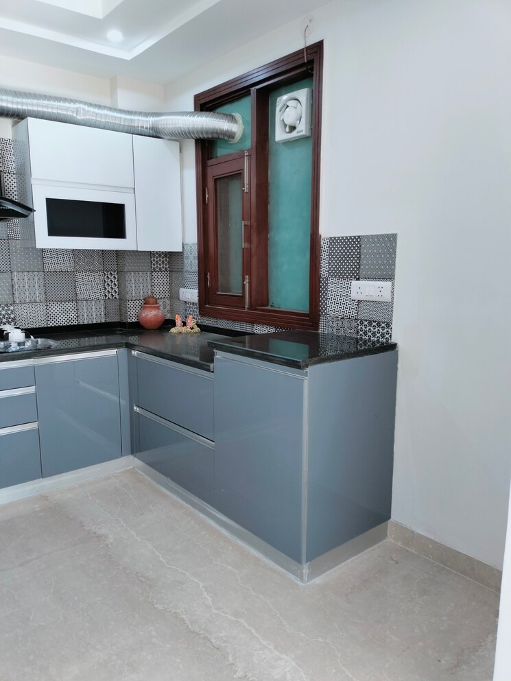 Kitchen, shivalik colony 3 Bedroom 1800 Sq.Ft. Apartment In Shivalik Colony Delhi 8858016