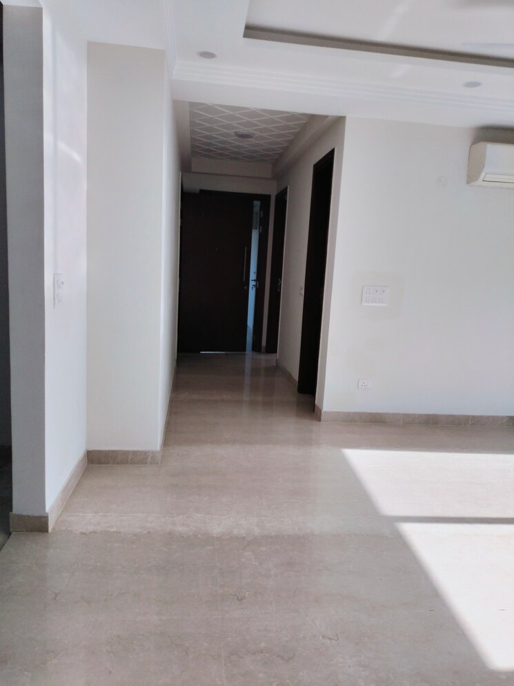 Room, shivalik colony 3 Bedroom 1800 Sq.Ft. Apartment In Shivalik Colony Delhi 8858016
