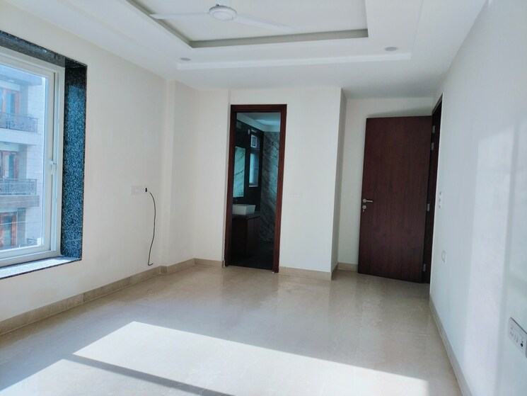 Room, shivalik colony 3 Bedroom 1800 Sq.Ft. Apartment In Shivalik Colony Delhi 8858016