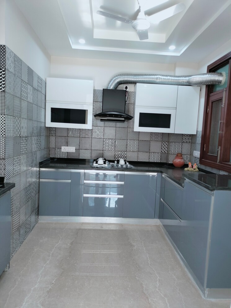 Kitchen, shivalik colony 3 Bedroom 1800 Sq.Ft. Apartment In Shivalik Colony Delhi 8858016