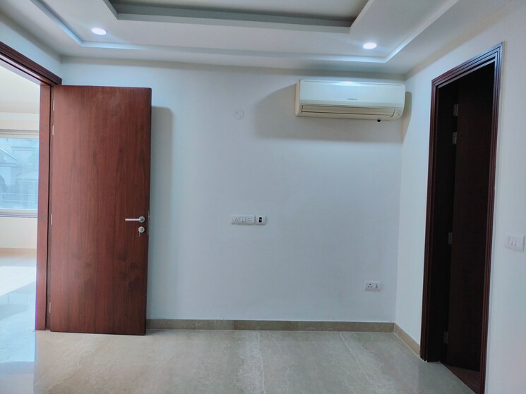 Room, shivalik colony 3 Bedroom 1800 Sq.Ft. Apartment In Shivalik Colony Delhi 8858016